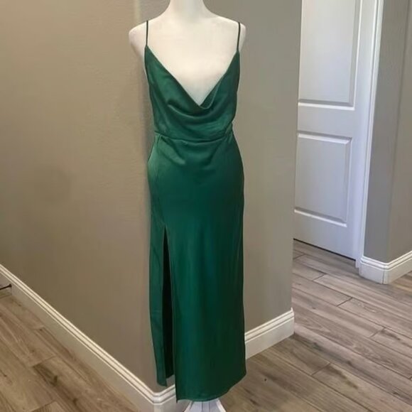 Princess Polly Lioness Slim Fitting Soft Satin Formal Dress - Picture 1 of 5